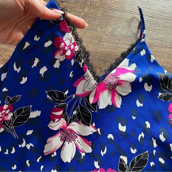Express Top V Neck Blue Pink Floral Lace Small Feminine - Picture 5 of 10